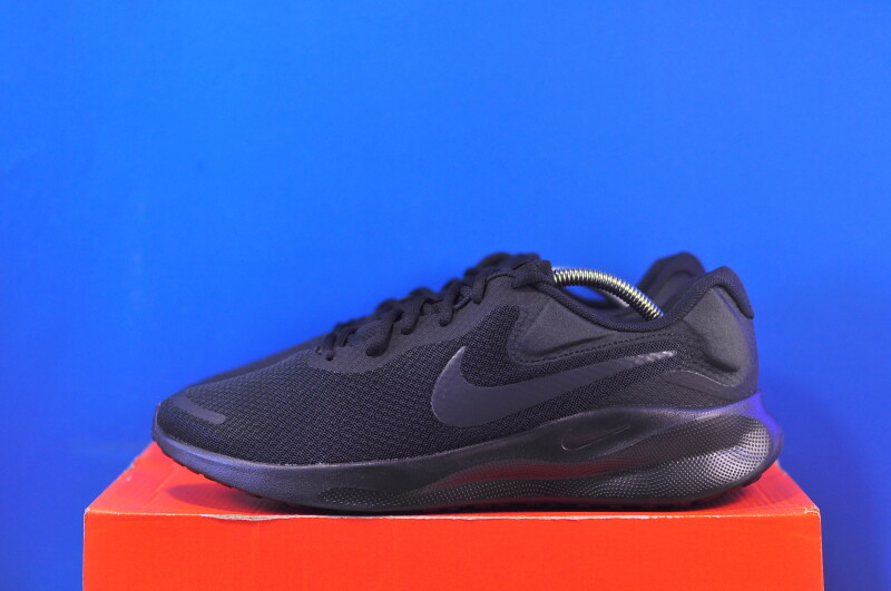 Кросівки Nike Revolution 7 Black FB2207-005