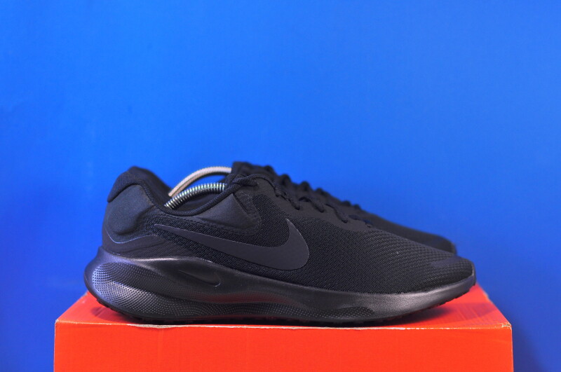 Кросівки Nike Revolution 7 Black FB2207-005 - Зображення 3
