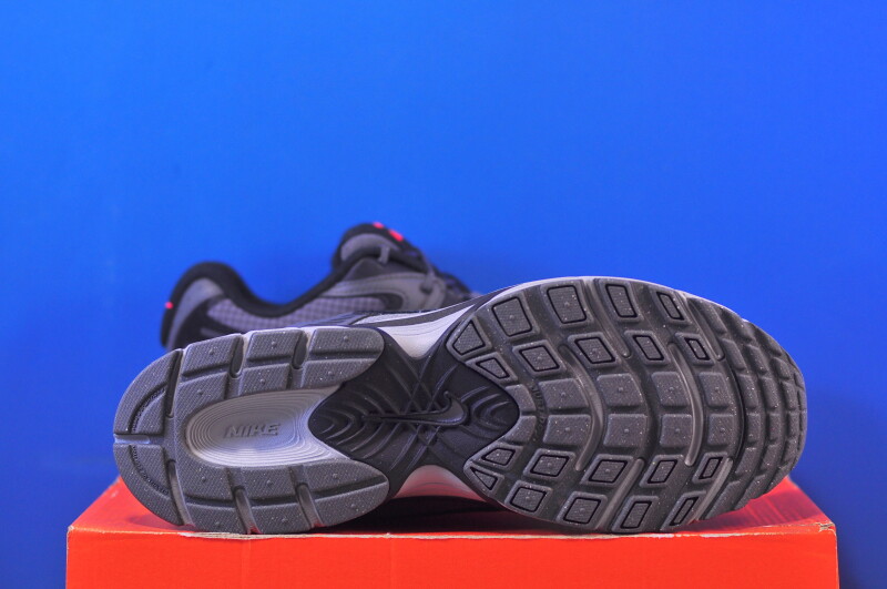 Кросівки Nike V5 Rnr Se Grey IM6769-068 - Зображення 4