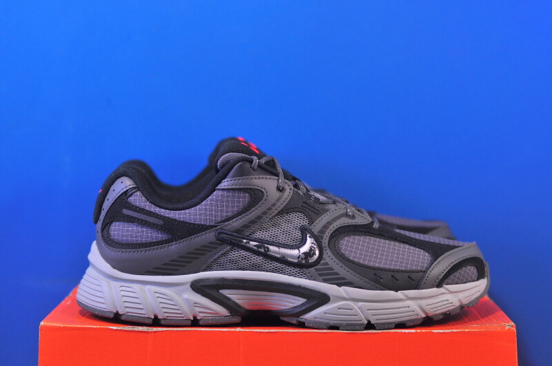Кросівки Nike V5 Rnr Se Grey IM6769-068 - Зображення 3