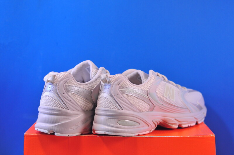 Кросівки New Balance 530 - Зображення 2