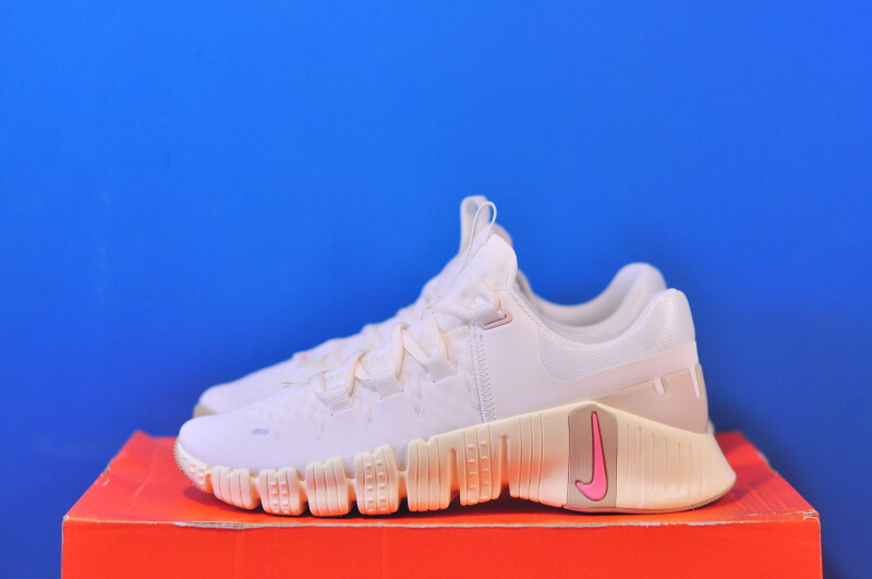 Кросівки Nike Free Metcon 5 DV3950-100