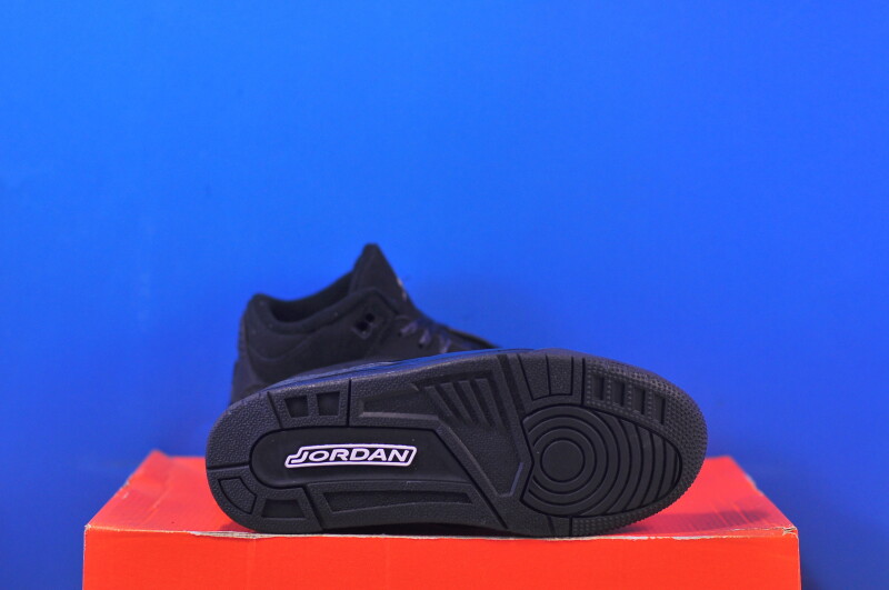 Кросівки Nike Jordan 3 Retro Little DM0966-001 - Зображення 4