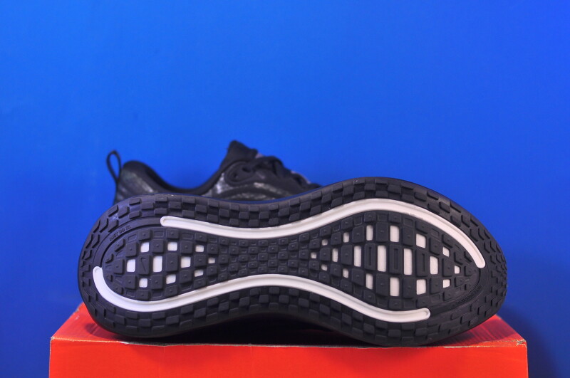 Кросівки Nike Vomero Plus IM3985-001 - Зображення 4
