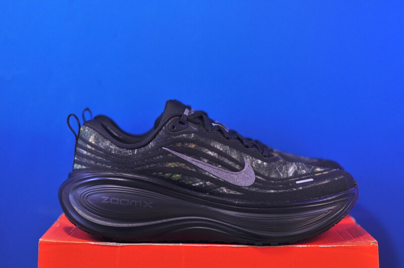 Кросівки Nike Vomero Plus IM3985-001 - Зображення 3