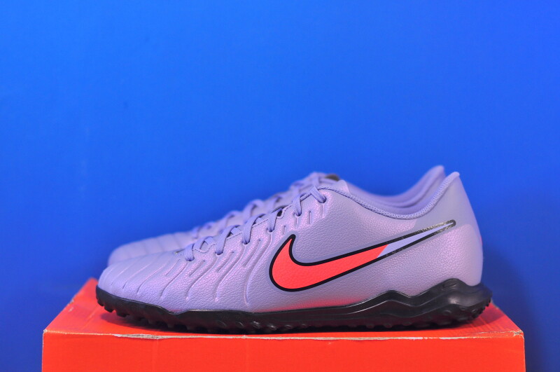Сороканіжки Nike Tiempo Legend 10 Club Tf Grey DV4345-402