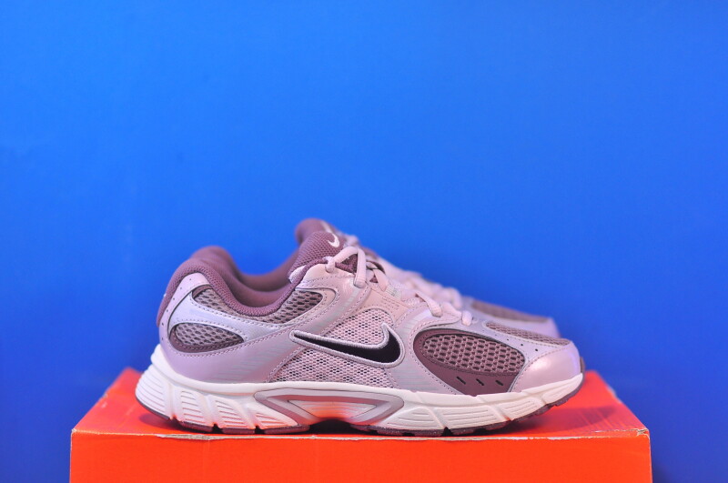Кросівки Nike V5 Rnr HQ6411-201 - Зображення 3
