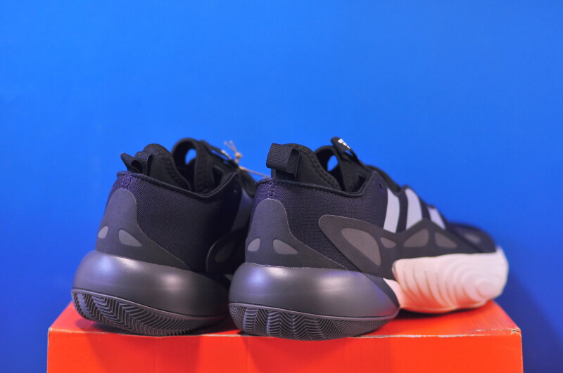 Кросівки Adidas Trae Unlimited 2 Black IE7764 - Зображення 2