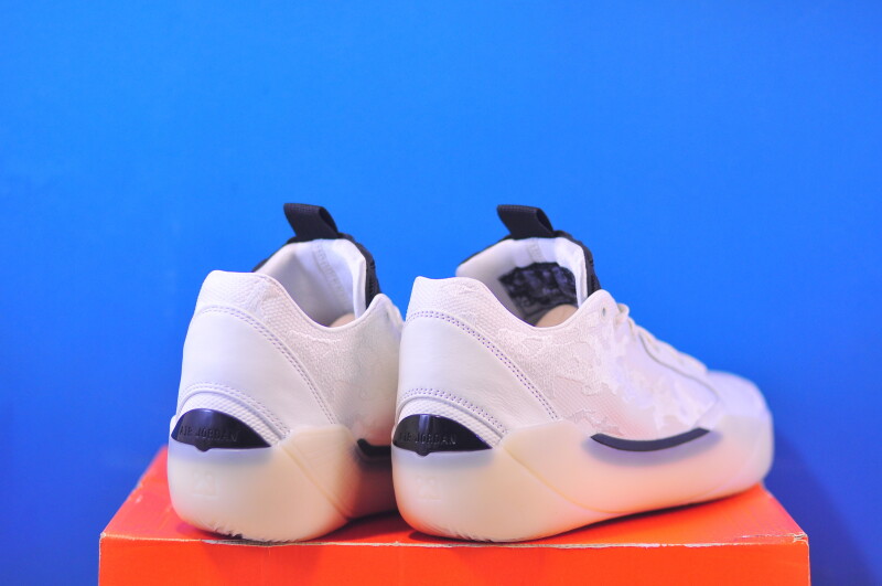Кросівки Nike Air Jordan XXXIX FQ0213-104 - Зображення 2