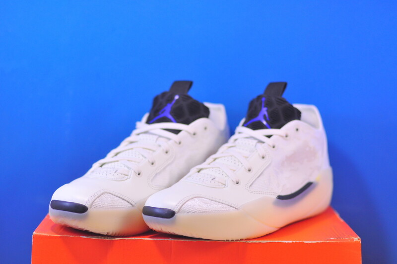 Кросівки Nike Air Jordan XXXIX FQ0213-104 - Зображення 1