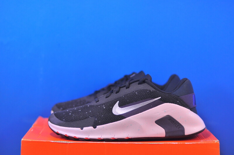 Кросівки Nike Flex Train HV9981-007