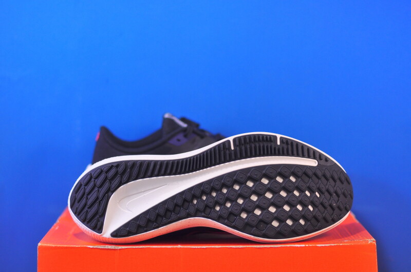 Кросівки Nike Air Winflo 10 Black DV4022-002 - Зображення 4