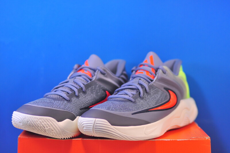 Кросівки Nike Giannis Immortality 4 Basketball Shoes FQ3680-011 - Зображення 1