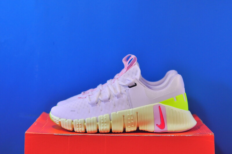Кросівки Nike Free Metcon 5 DV3950-104