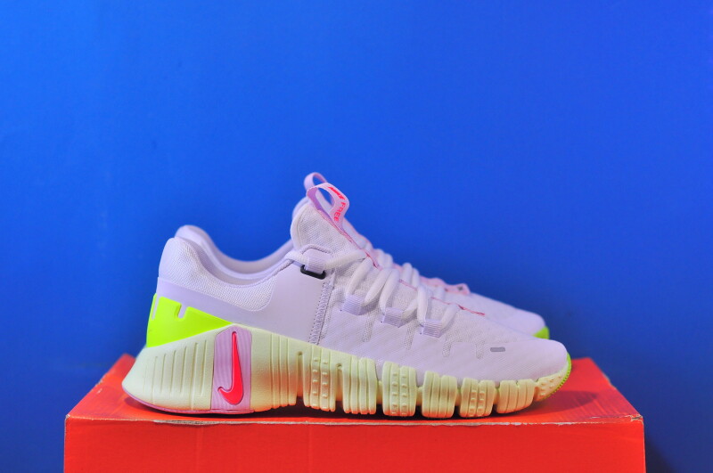 Кросівки Nike Free Metcon 5 DV3950-104 - Зображення 3