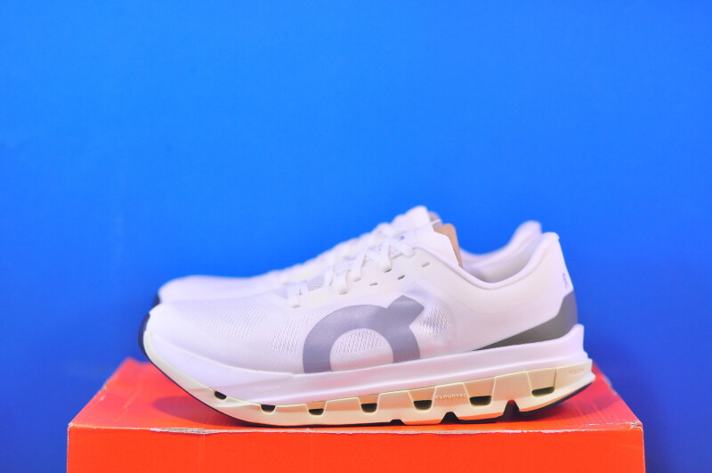 Кросівки On Cloudflow 5 "Ivory / Linen" 3MF10114852