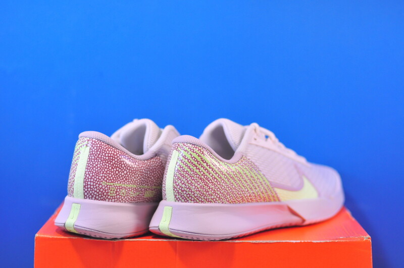 Тенісні кросівки Nike Air Zoom Vapor Pro 2 Premium FB7054-001 - Зображення 2