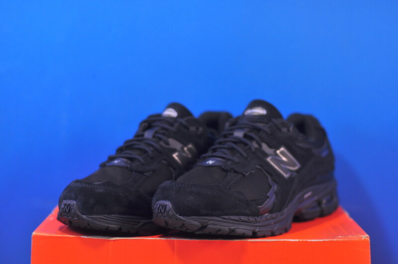 Кросівки New Balance 2002R Protection Pack Gore-Tex U2002DXB - Зображення 1