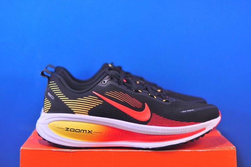 Кросівки Nike Vomero 18 HM6803-016 - Зображення 3