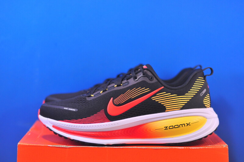 Кросівки Nike Vomero 18 HM6803-016