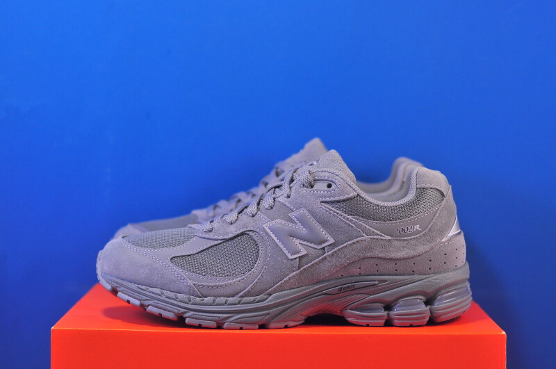 Кросівки New Balance 2002R Grey U20021O2