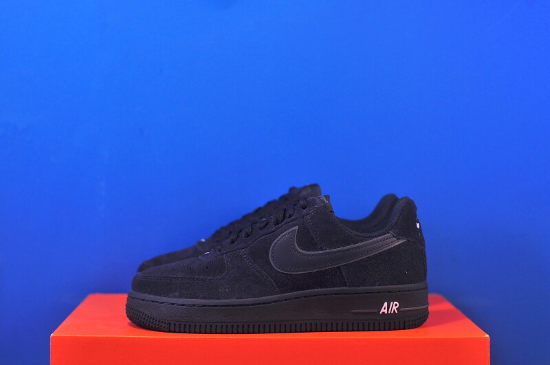 Кросівки Nike Air Force 1 07 Lv8 Black IQ0292-010