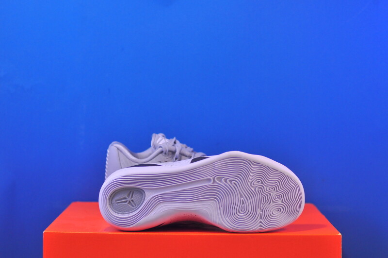 Кросівки Nike Kobe Ix Elite Low Em Protro Grey IH1401-001 - Зображення 4