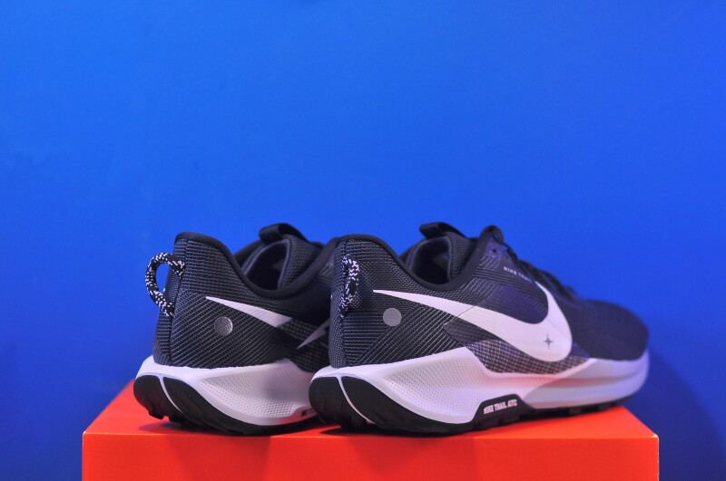 Кросівки Nike ReactX Pegasus Trail 5 DV3864-001 - Зображення 2
