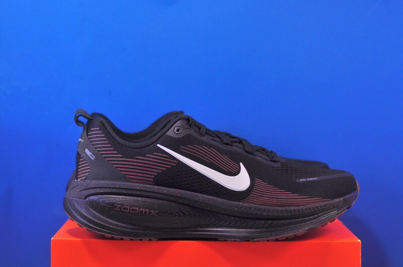 Кросівки Nike Vomero 18 IH4454-001 - Зображення 3