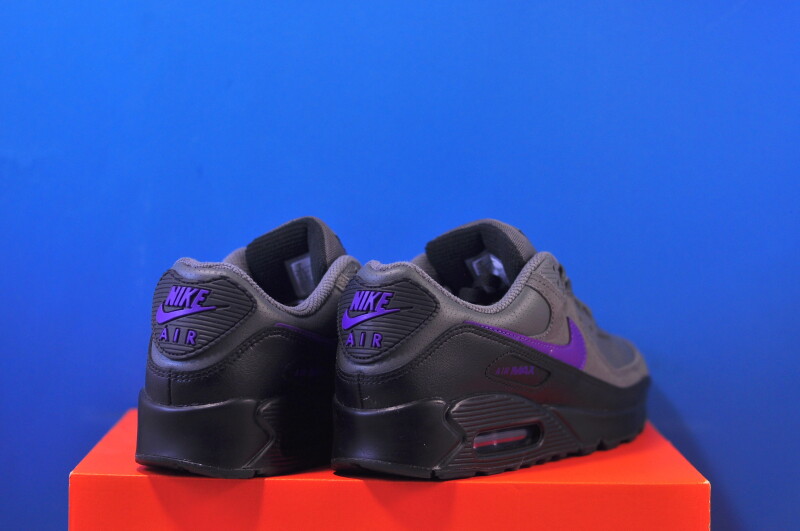 Кросівки Nike Air Max 90 Black/Grey IF0670-004 - Зображення 2