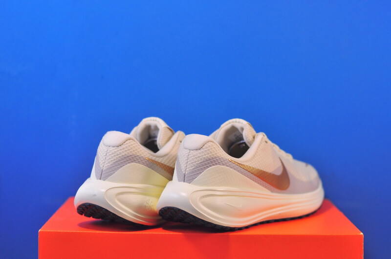 Кросівки Nike Revolution 8 HJ8485-201 - Зображення 2