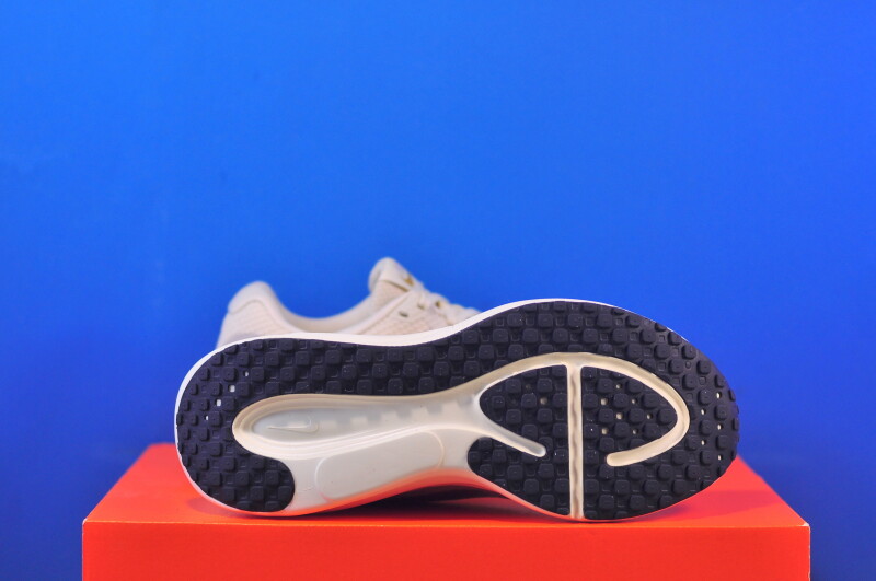Кросівки Nike Revolution 8 HJ8485-201 - Зображення 4