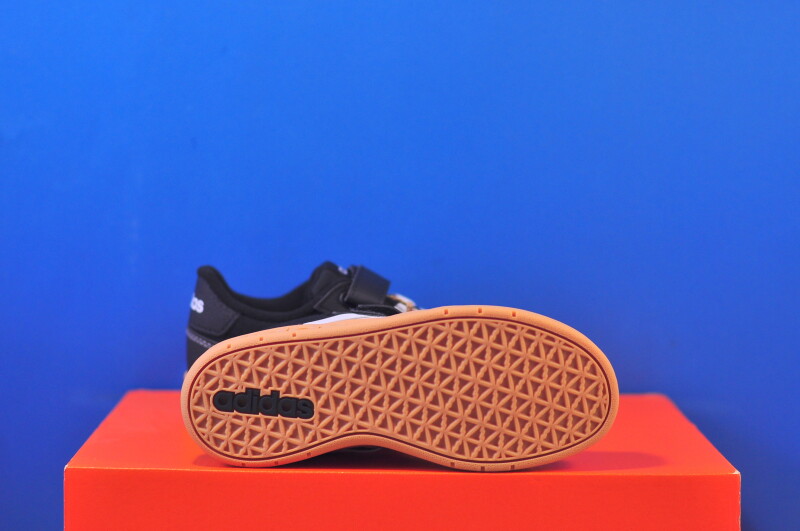Кросівки Adidas Breakbase JR9779 - Зображення 4