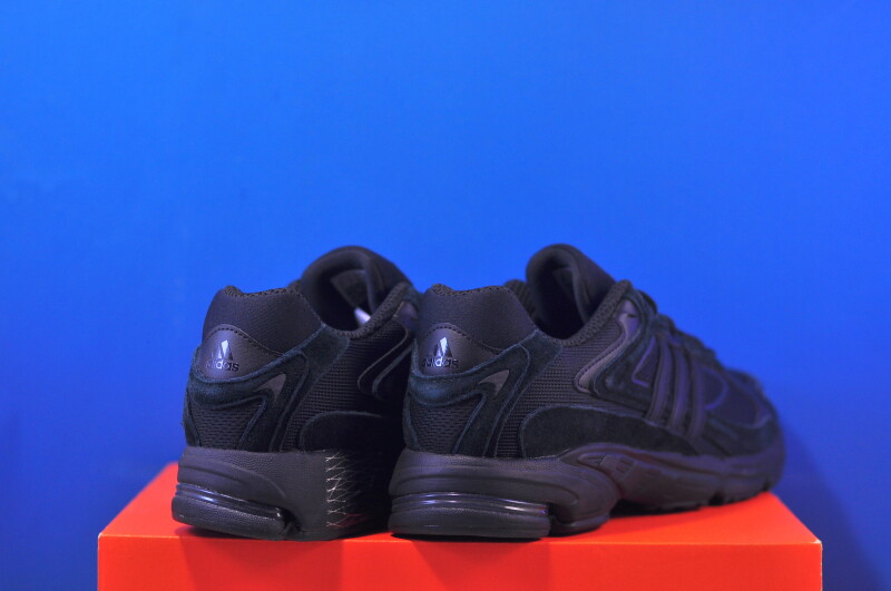 Кросівки Adidas Response CL ID8307 - Зображення 2