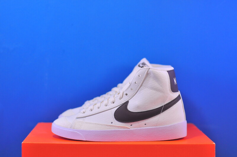 Кросівки Nike Blazer Mid 77 DQ4124-107
