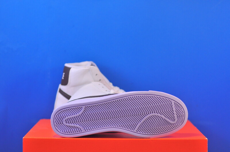 Кросівки Nike Blazer Mid 77 DQ4124-107 - Зображення 4