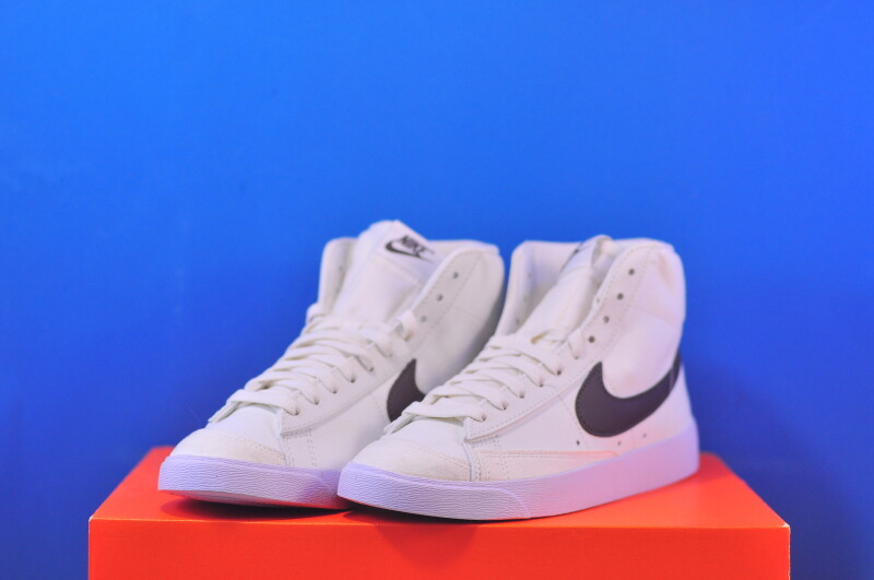 Кросівки Nike Blazer Mid 77 DQ4124-107 - Зображення 1