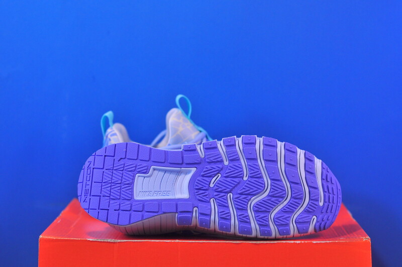 Кросівки Nike Free Metcon 6 AMP IB6902-400 - Зображення 4