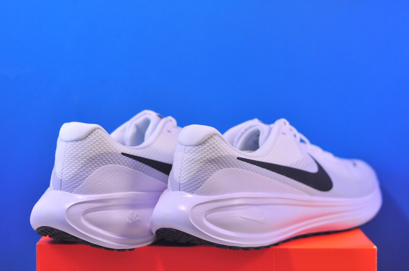 Кросівки Nike Revolution 8 White HJ9198-101 - Зображення 2