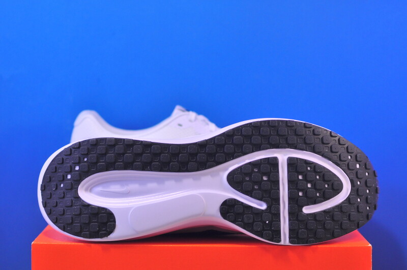 Кросівки Nike Revolution 8 White HJ9198-101 - Зображення 4