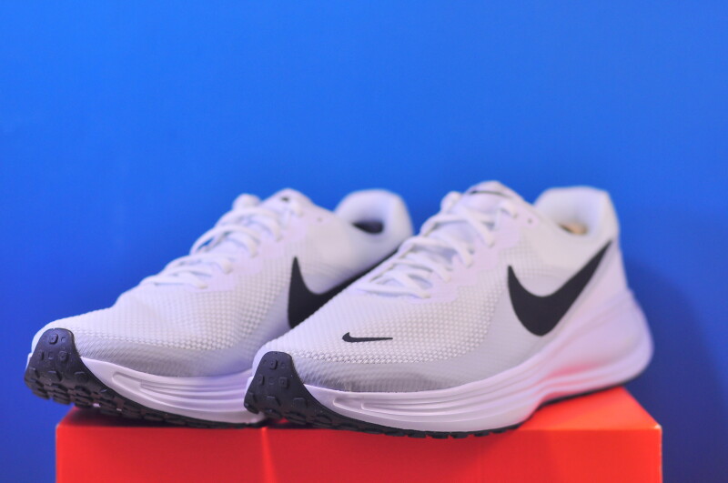 Кросівки Nike Revolution 8 White HJ9198-101 - Зображення 1