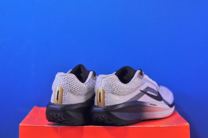 Кросівки Nike Winflo 11 SE HQ7975-100 - Зображення 2