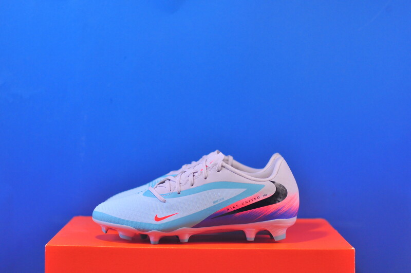 Бутси Nike Phantom 6 Low Academy FG/MG IQ4157-300