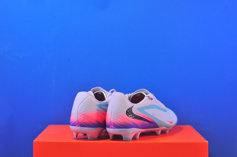 Бутси Nike Phantom 6 Low Academy FG/MG IQ4157-300 - Зображення 2