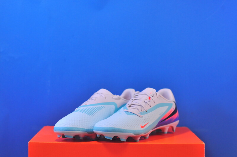 Бутси Nike Phantom 6 Low Academy FG/MG IQ4157-300 - Зображення 1