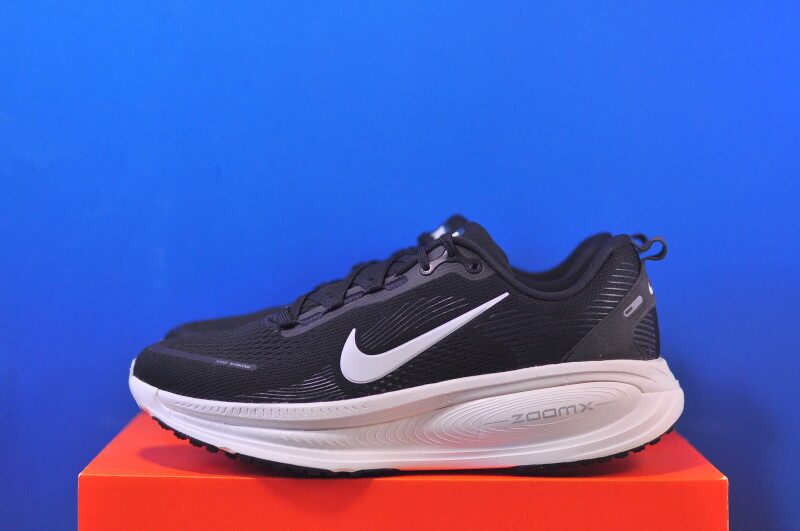 Кросівки Nike Vomero 18 HM6804-005