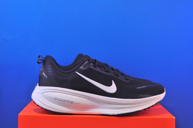 Кросівки Nike Vomero 18 HM6804-005 - Зображення 3