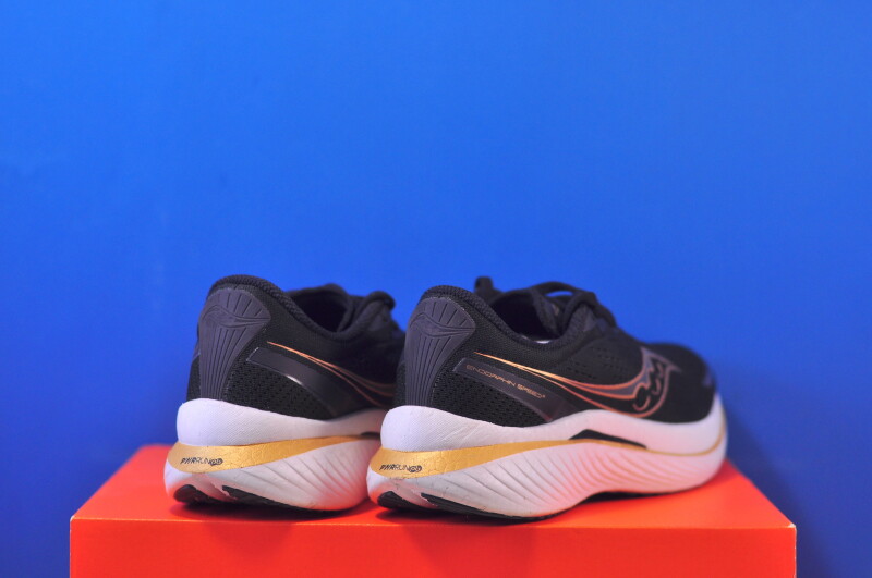 Кросівки Saucony Endorphin Speed 3 Black S10756-10 - Зображення 2