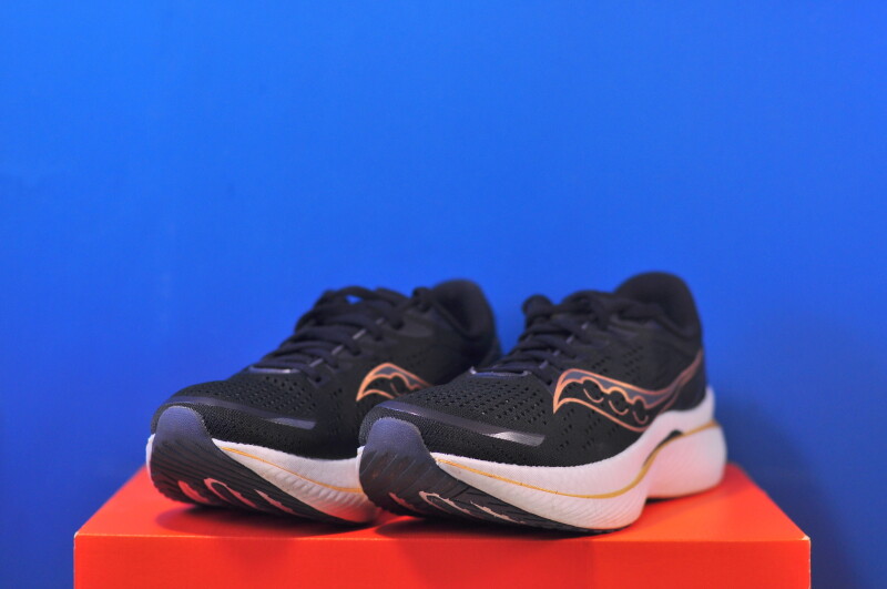 Кросівки Saucony Endorphin Speed 3 Black S10756-10 - Зображення 1