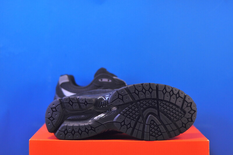 Кросівки New Balance 2002R Black U2002ROS - Зображення 4